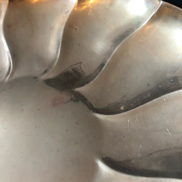 Scalloped solid brass bowl floral like decor; large 14” by 2.5” India import VTG - Picture 4 of 9